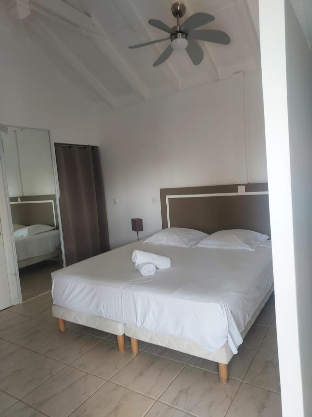 Location Dampierre Apartment Le Gosier  Exterior foto